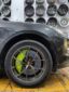 Porsche Macan Front Wheel upgrade The largest Akibono 10-piston calipers on the market with 420 specification high-carbon heat treatment punch tray set 20 "wheel hub upgrade installation perfect