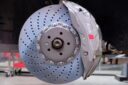 Audi Q8 front wheel upgrade original top with Audi Rs original Akibono 10n 10-piston caliper with 420 gauge high carbon heat treatment disc set Rear wheel brembo 4+1 double caliper 400 gauge set