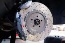 Audi Q8 front wheel upgrade original top with Audi Rs original Akibono 10n 10-piston caliper with 420 gauge high carbon heat treatment disc set Rear wheel brembo 4+1 double caliper 400 gauge set