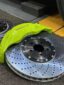 Porsche Macan Front Wheel upgrade The largest Akibono 10-piston calipers on the market with 420 specification high-carbon heat treatment punch tray set 20 "wheel hub upgrade installation perfect
