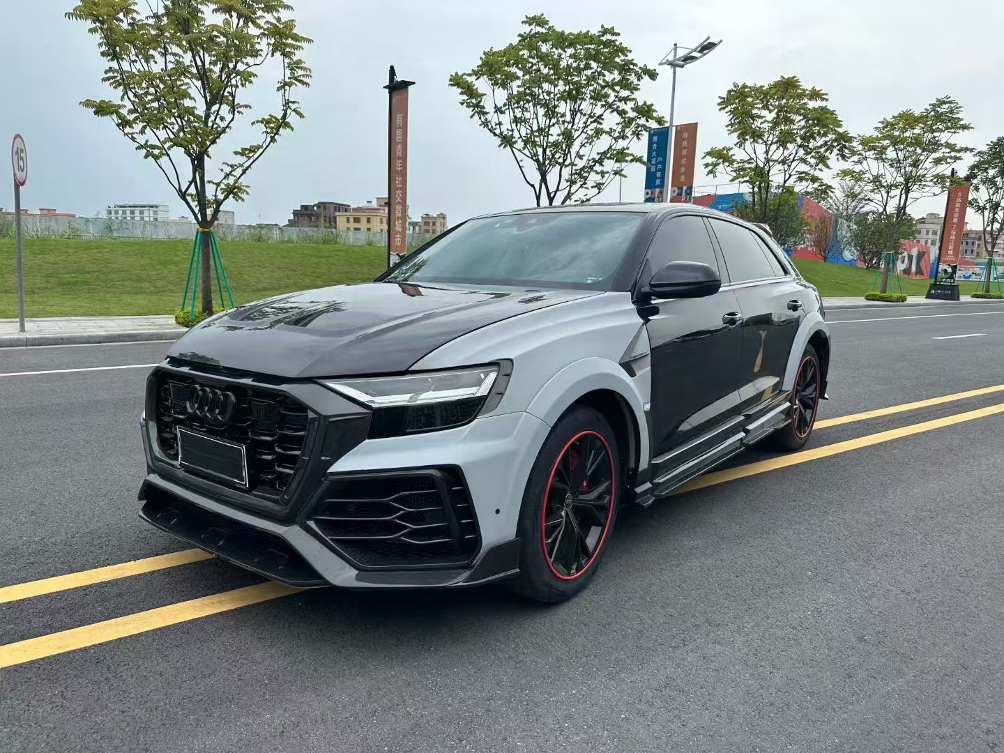 Audi Q8SQ8RSQ8 Upgrade MS Carbon Fiber Body Kit Front Lip Diffuser Rear Bumper Front Fender Widening Rear Fender Widening Front Bumper Associate Side Skirt Fender Vents Rear Bumper Vents Front Bumper Vents